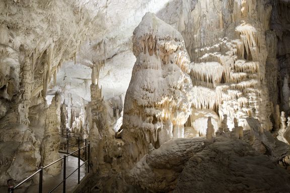 Postojna Cave, White chamber, 2007