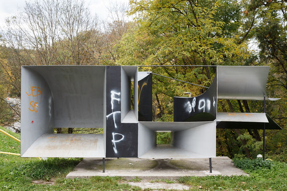 Forma Viva Open Air Steel Sculpture Collection Ravne na Koroskem 2019 Jerzy Jarnuszkiewicz Photo Kaja Brezocnik.jpg