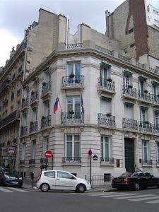 <!--LINK'" 0:14-->, located in the 16th arrondissement (Passy) that stretches south-west from the Arc the Triomphe to the Bois de Boulogne, Paris.