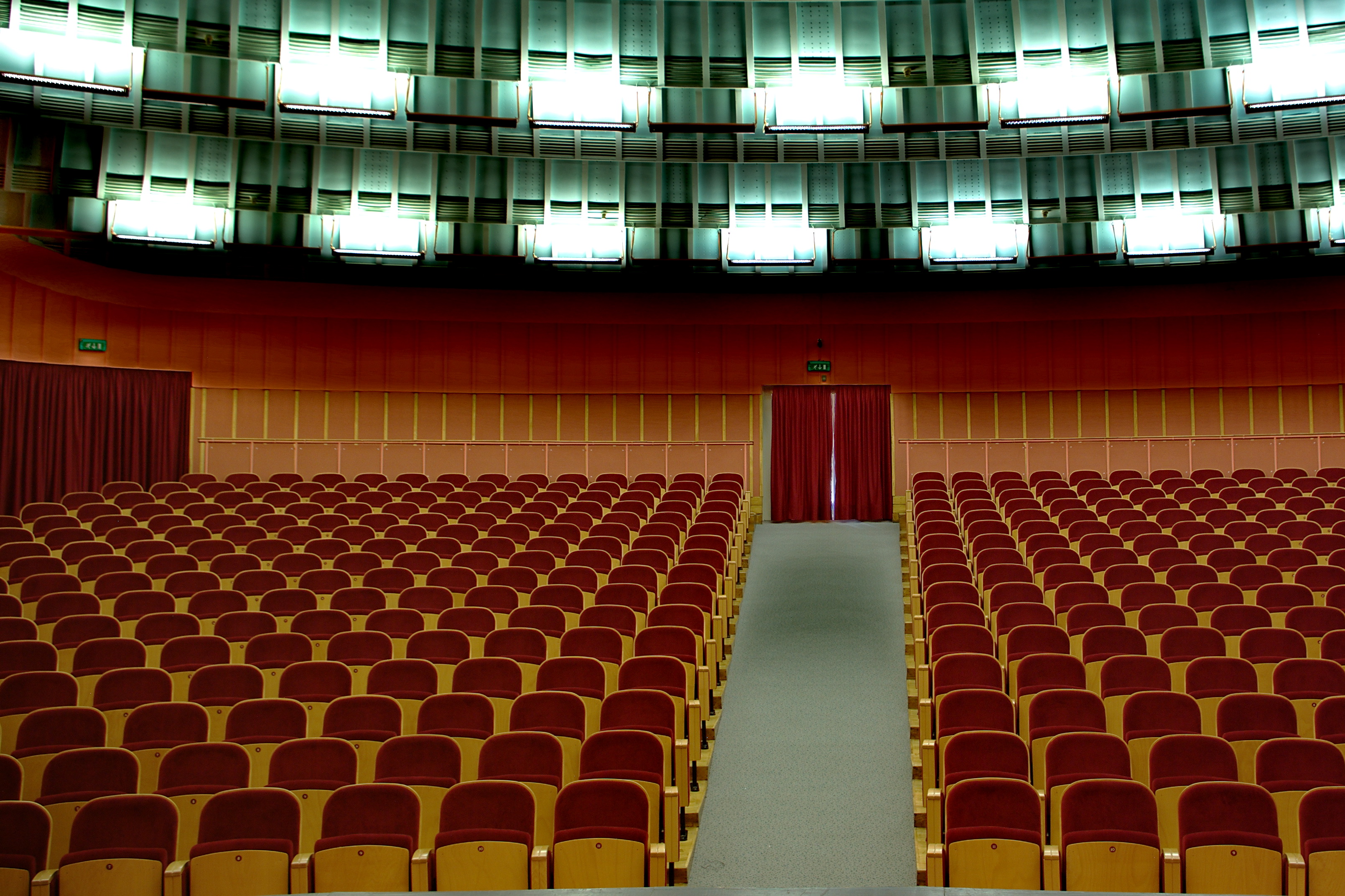 Theatre hall. Концертный зал Москонцерт Холл. Москонцерт Холл Каланчевская. Москонцерт Холл Каланчевская схема зала. Москонцерт Холл сцена.