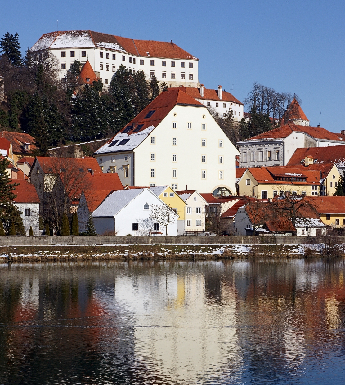 Ivan Potrc Library Ptuj 2010 exterior Photo Srdan Mohoric.jpg