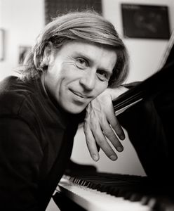 Pianist <!--LINK'" 0:120-->