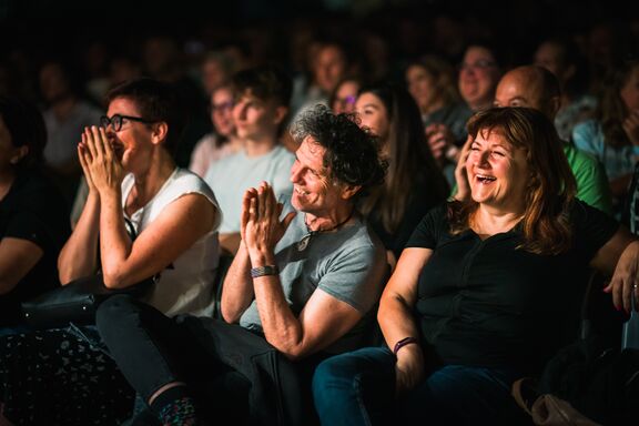 The laughing audience at the international stand-up comedy festival Panč, Ljubljana 2022. Author: Jaka Škrlep