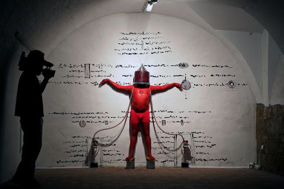 File:Art Stays, International Festival of Contemporary Art 2010 Performance by Bioalloy.jpg