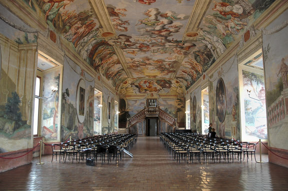 Brezice Castle 2009 Knights Hall Photo Tomaz Golob.jpg