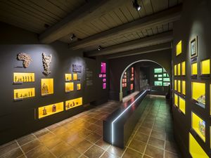 <!--LINK'" 0:209--> contains over 450 Nativity scenes.