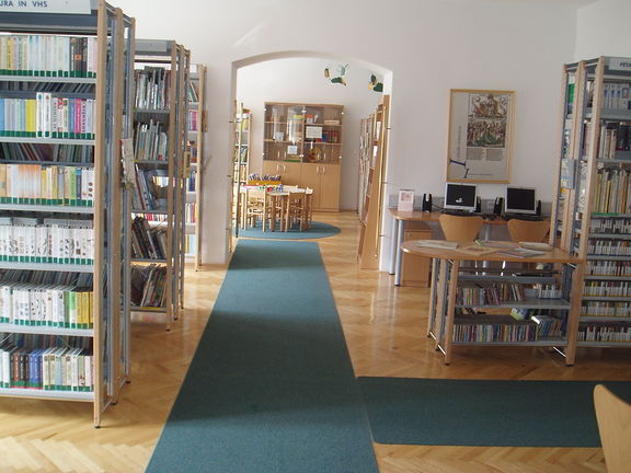 Lasko Public Library 2008 interior.JPG