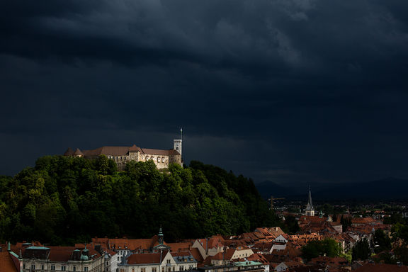 File:Ljubljana Castle 2012 distant view Photo Simon Pintar - Madpixel.jpg