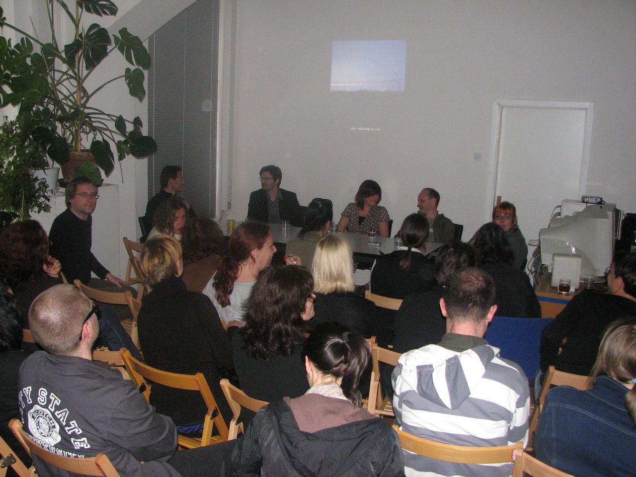 File:World of Art School for Contemporary Arts 2007 Round table.jpg