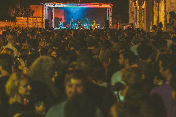 The extremly popular ska-punk act, Elvis Jackson, performing at UD festival, 2015