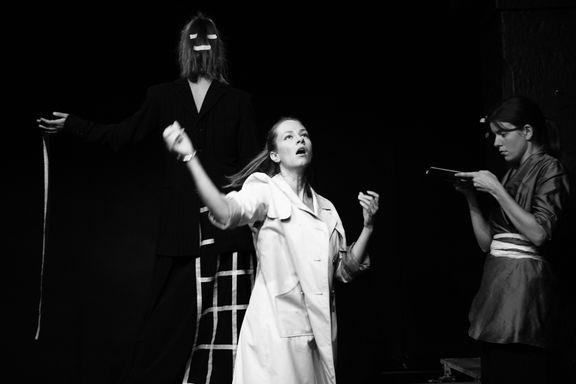 R9-42U, directed by Marko Čeh, Glej Theatre 2010