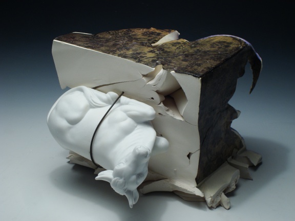 As it sits, sculpture made by Shanafelt Todd (US), exhibited at International Ceramics Triennial Unicum, 2012