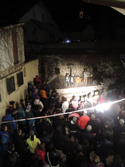 BOFF Bovec Outdoor Film Festival always features a varied accompanying programme with music concerts. Here is Bakalina playing at Stergulc house in 2013.