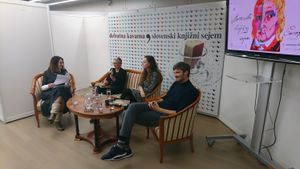 A discussion with bloggers at the <!--LINK'" 0:7-->, 2019.