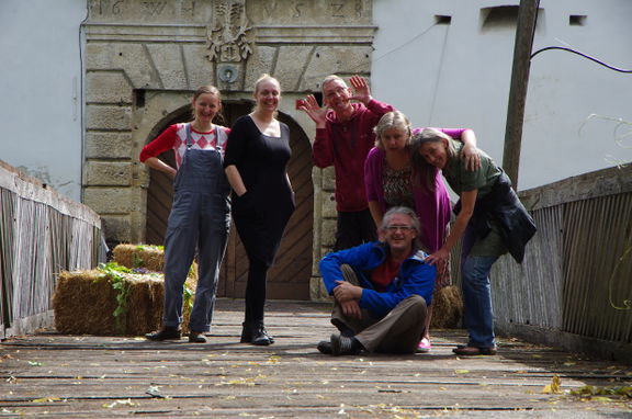 Anja Jerčič Jakob, Arven Šakti Kralj Szomi, Andrej Brumen Čop, Saša Bezjak, Milojka Drobne and Metod Frlic, a group portrait at the Museum of Madness, the Cmurek Castle, 2015