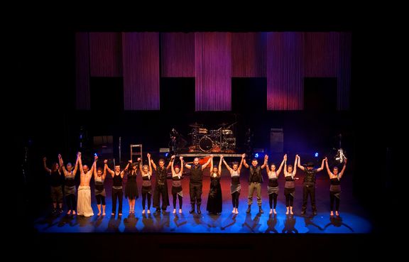 Celje Dance Forum 2009 Ionosphere 2 premiere Photo Tomaz Cernej.jpg