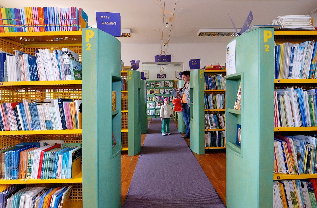 File:Ivan Potrc Library Ptuj 2010 youth section Photo Srdan Mohoric.jpg
