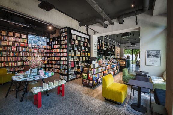 The interior of the bookshop-café Maks.