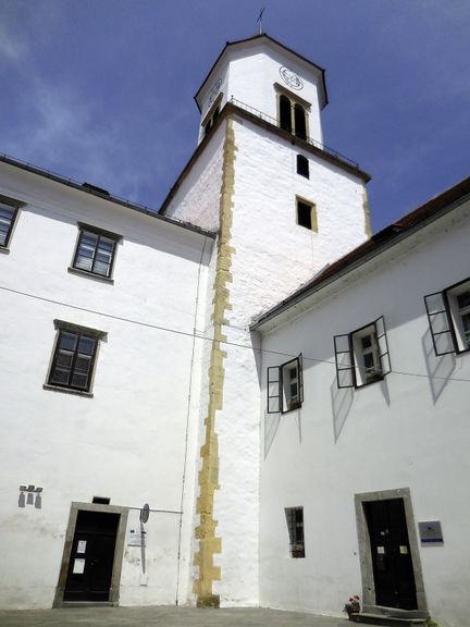 The Ormož Castle's courtyard with the entrance to the Franc Ksaver Meško Library (on the right).