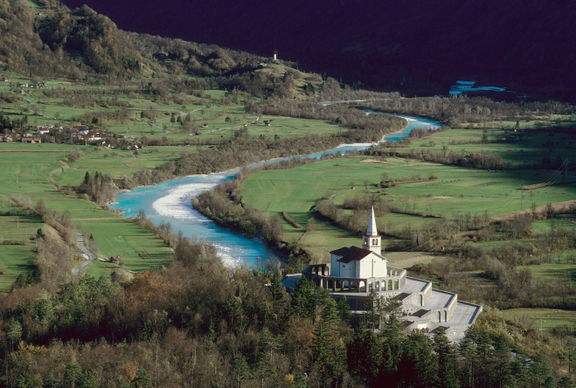 File:Walk of peace 2006 Italian charnel house above Kobarid.jpg