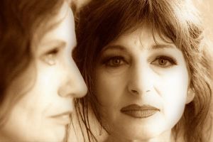 <!--LINK'" 0:1220-->'s play <i>Mama/Mother</i> [Mama/La Madre], directed by Nick Upper and co-produced by <!--LINK'" 0:1221--> and <!--LINK'" 0:1222-->. 2008