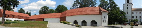 The Ormož Castle with its pristava (adjacent building) where the Ormož Music School, a new multipurpose hall, and the ethnological and archaeological museum collections are situated. The award-winning renovation was completed in 2011.