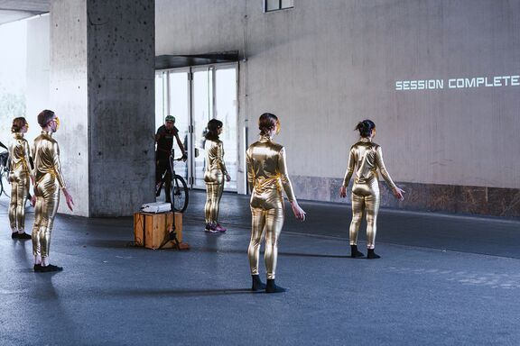 The performance of the artistic group MUE as part of the project BITE of Art, 2023.