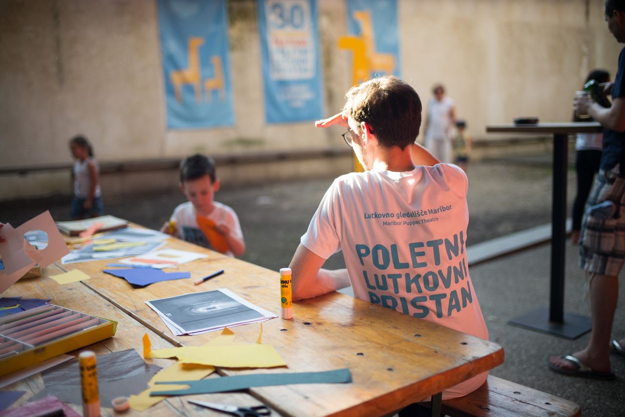 File:Summer Puppet Pier Festival 2019 Workshop Photo Bostjan Lah.jpg
