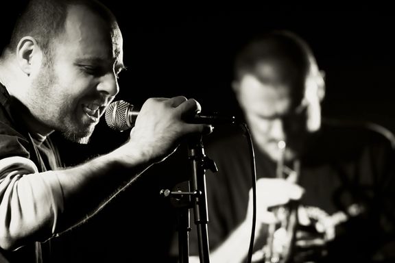 Simon Vene, lead singer of Crazed Farmers during the performance at Klub Gromka, 2009