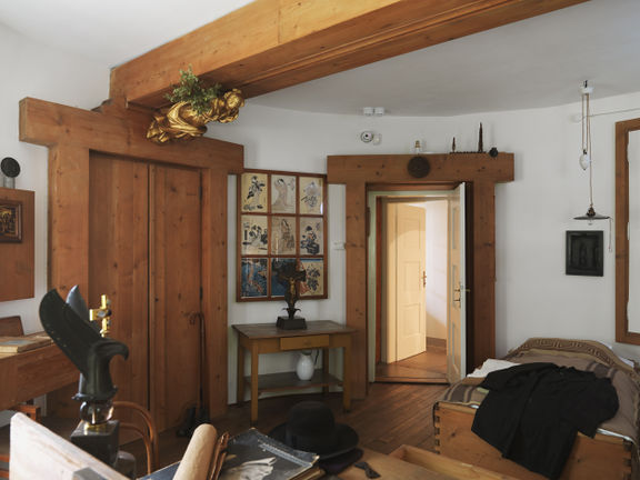 The bedroom and work room of master architect Jože Plečnik was situated in the circular tower. A view of the renovated room, 2015.