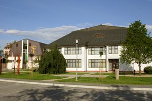 <!--LINK'" 0:18-->, 2011