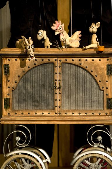 The Four Musicians by Matija Solce, visual concept by Marianna Stránská, Ljubljana Puppet Theatre, 2010