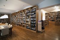 Museum of Modern Art Library 2014 interior Photo Dejan Habicht.jpg