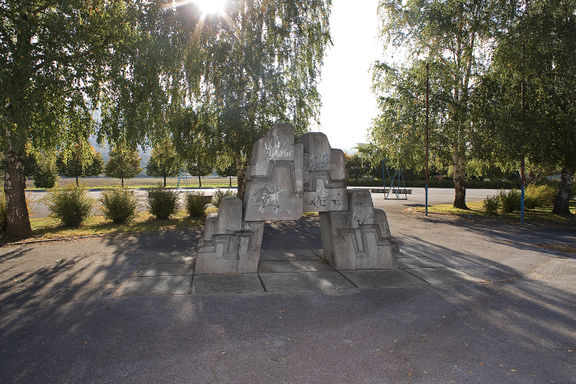 File:Forma Viva Open Air Sculpture Collection, Maribor 2008 Dragica Čadež Lapajne, Slovenia, 1973.jpg