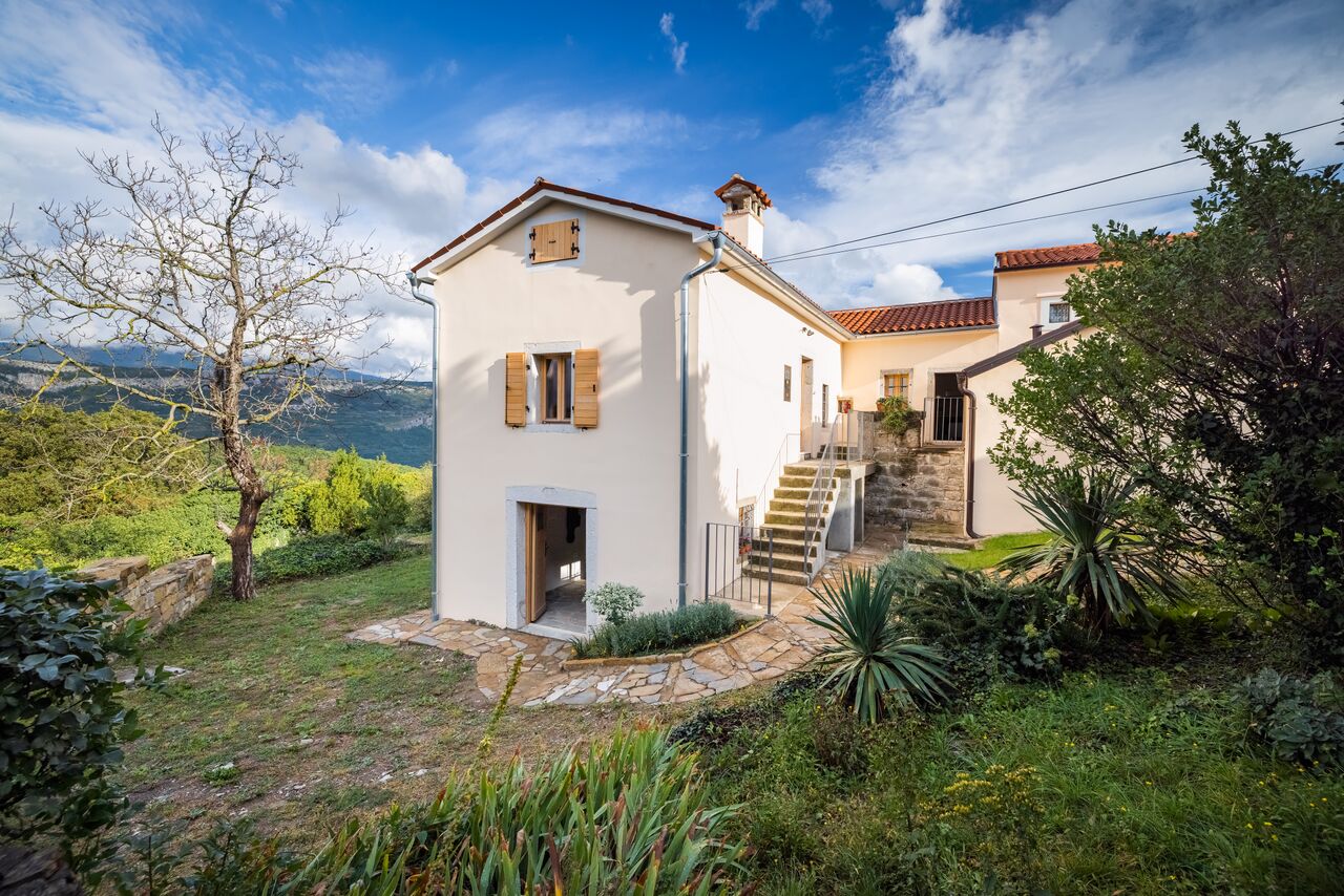 Arts Residency in the House of Alojz Kocjancic 2025 exterior 2 Photo Jaka Ivancic.jpg