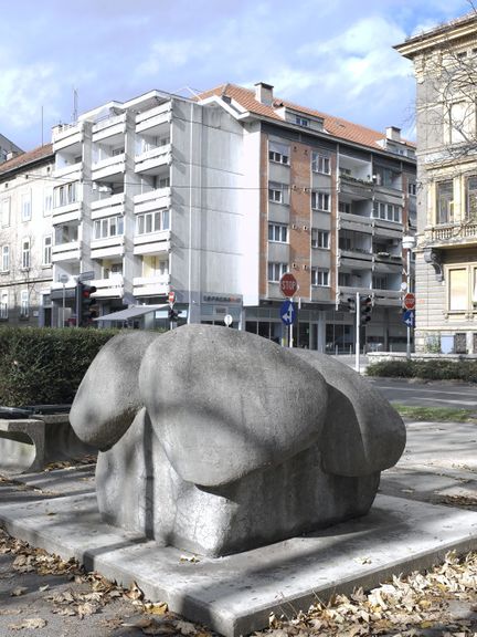 Flower (125 x 175 x 175 cm), reinforced concrete by Mojca Smerdu from 1983, located in front of the Faculty of Economics and Business, part of the Forma Viva Open Air Sculpture Collection, Maribor