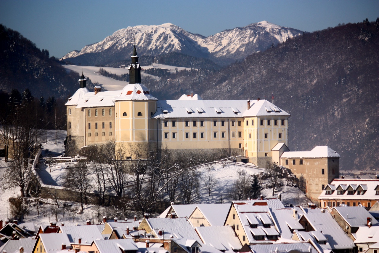 Loka Castle 2012 01.jpg