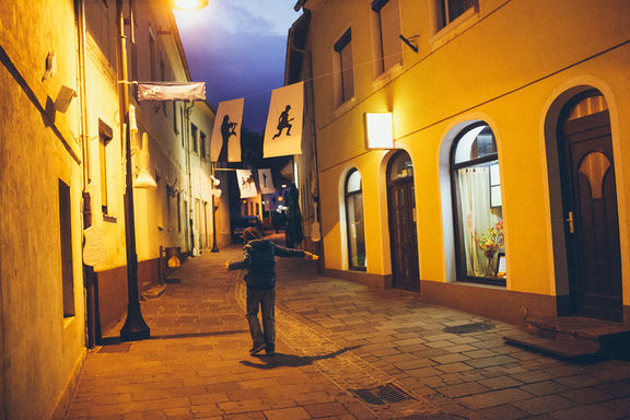 Festival of Slovenian Jazz 2015 Ravne na Horoskem street decorations Photo Nika Holcl.JPG