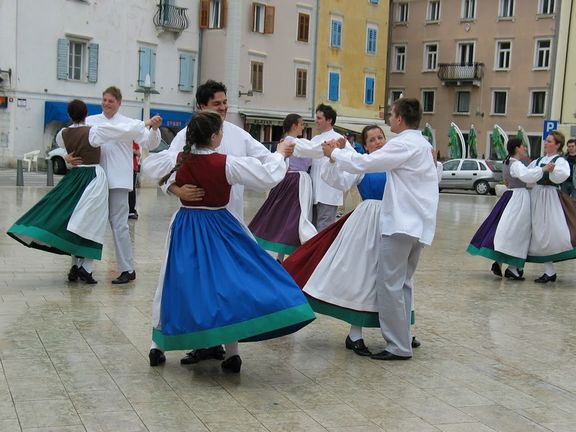 Members of the VAL Piran Folkloric Dance Group dancing at the Saltworkers Festival (Solinarski praznik), 2004