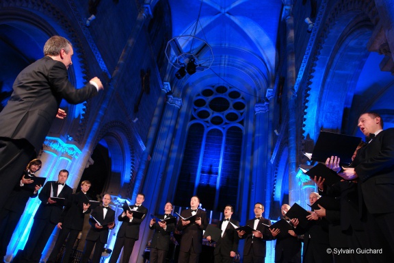 Vokalna akademija Ljubljana performing at the festival Polyfollia in France, 2010. Stojan Kuret, conductor.