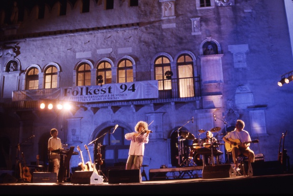 File:Folkest Festival 1994 Angelo Branduardi.jpg