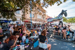 <!--LINK'" 0:287--> takes place in the city center of Slovenj Gradec. Author: Aljaž Uršej