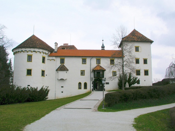 File:Bogensperk Castle.JPG
