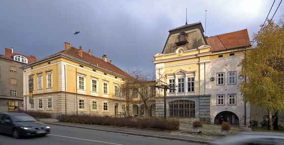 File:Maribor Art Gallery 2007 Exterior Photo Damjan Svarc.jpg