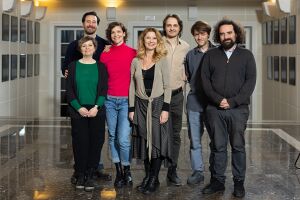 The team of awarded comedy <i>All for Free! All for Free!</i> with the gracious comedian Vesna Pernarčič in the middle and the gracious director Ajda Valcl beside her, <!--LINK'" 0:31--> 2023. Photo: Jaka Babnik