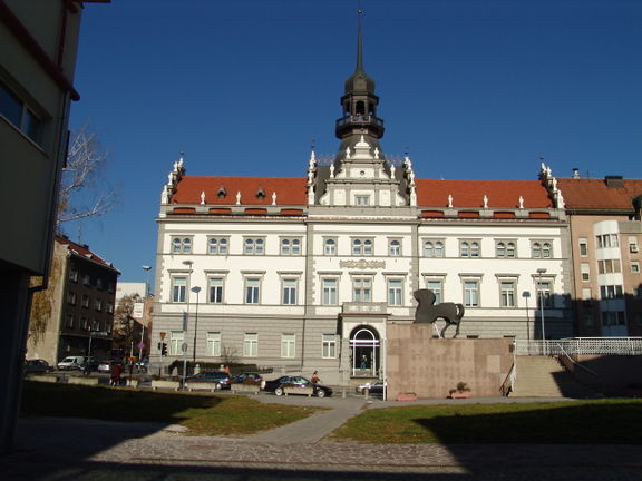 Narodni dom Maribor 2006 exterior.JPG