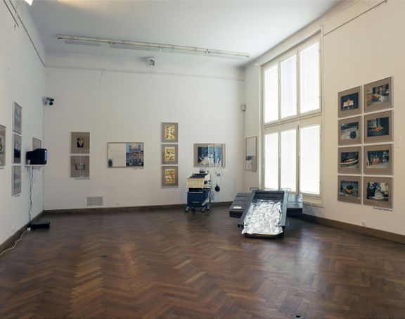 Installation view of Body and the East. From the 1960s to the Present, curator: Zdenka Badovinac, 1998