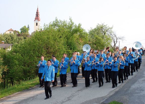 File:Budnica ob 1. maju avt. Bruno Čibej 2009.jpg