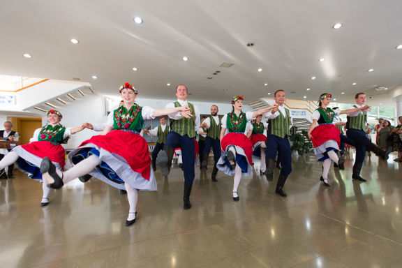 Bled festival 2016 Schmerlitz folklore group Photo Boris Pretnar.jpg