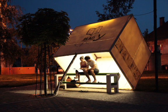 Trap for readers by Marko Crnobrnja, Lighting Guerrilla Festival, 2010